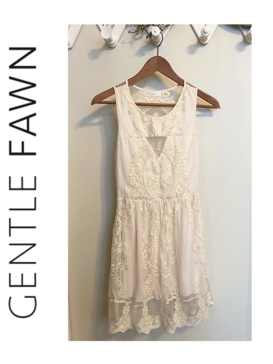 Gentle Fawn Dresses & Skirts - Gentle Fawn Cream Embroidered Sleeveless Dress